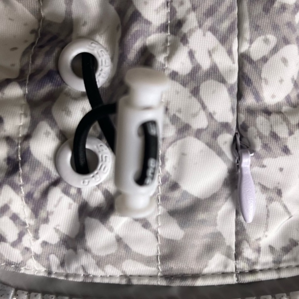 GUESS Brooklyn Hooded Vest - Picture 9 of 15
